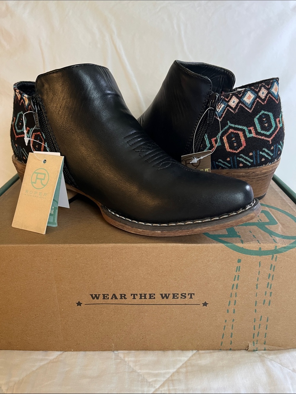NWT Roper Sedona Black Ankle Boots with Multicolor Aztec Heel- 6.5